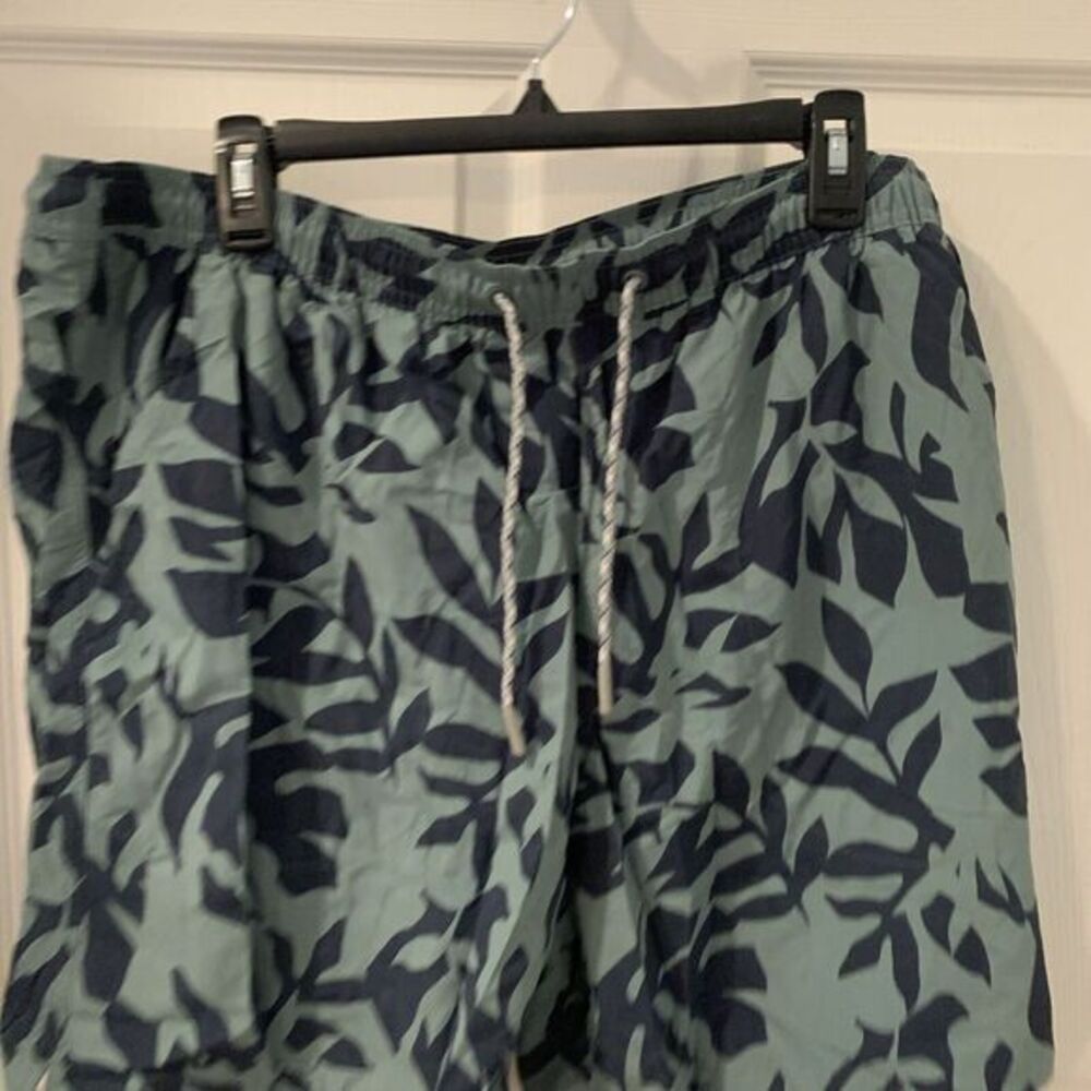 Eddie Bauer Men board Shorts Green Blue 2XL Swim Trunks Lined 100% Polyester 40"